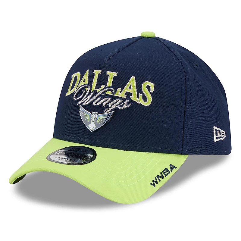 Casquette unisexe New Era bleu marine/verte Dallas Wings WNBA Tip-Off 2026 avec badge en métal et monture en A, modèle 9FORTY ajustable
