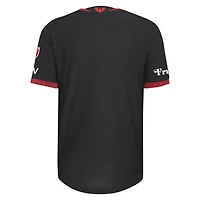 Maillot authentique adidas D.C. United 2026 noir et rouge avec patch de terrain pour homme