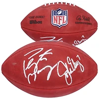 Ballon de football Wilson Duke en couleur, autographié par John Elway et Peyton Manning (Denver Broncos).