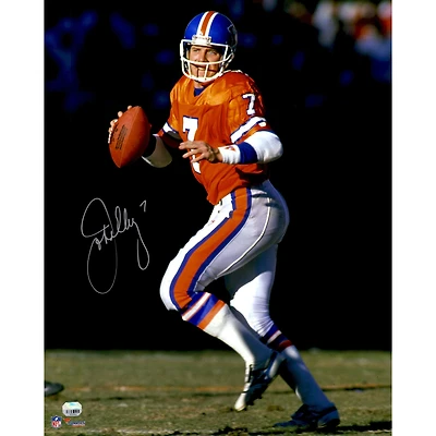 John Elway Denver Broncos Autographed 16'' x 20'' Throwback Jersey Dropback Photograph