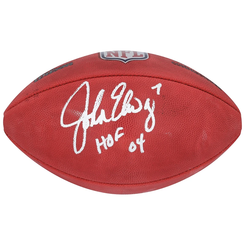 Ballon de football Wilson Duke dédicacé par John Elway des Denver Broncos avec l'inscription « HOF 04 »