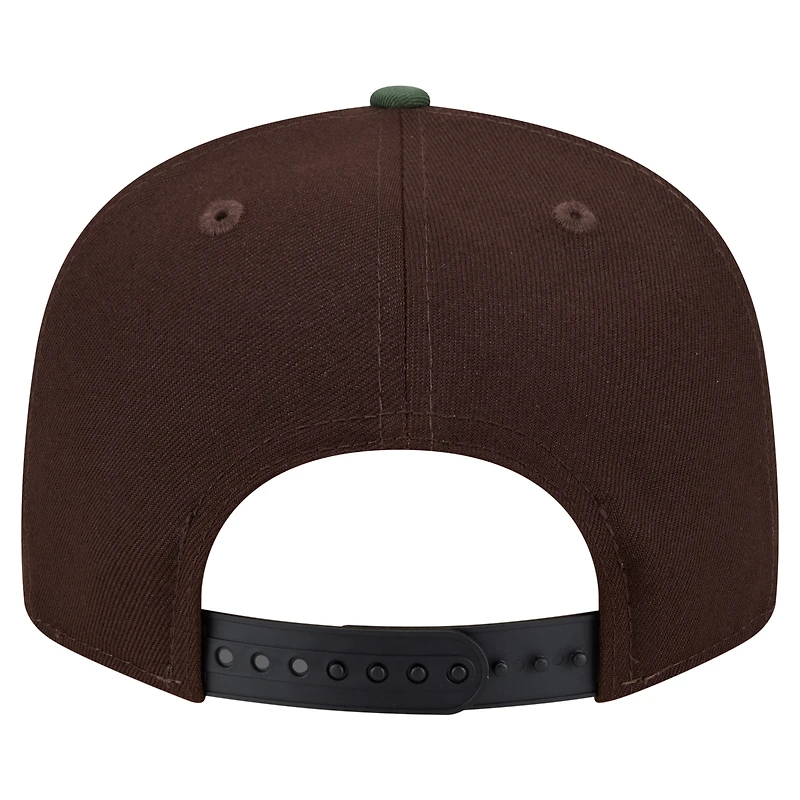 Casquette snapback New Era 9FIFTY pour homme, marron foncé, motif camouflage Denver Broncos Burnt Wood.