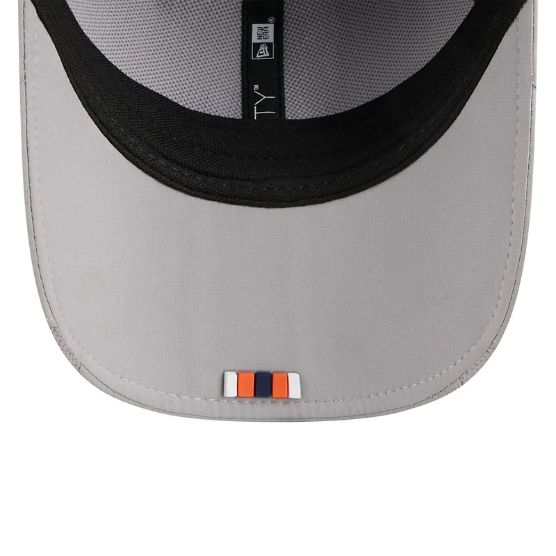 Casquette ajustable New Era grise Denver Broncos 2025 Sideline M-Crown 9FORTY pour homme