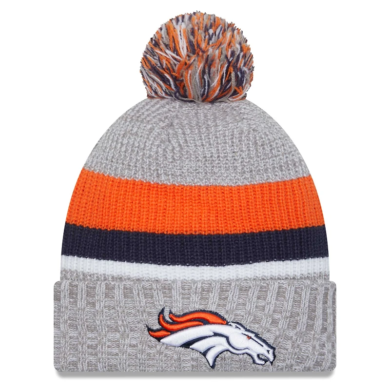 Bonnet en tricot à revers Denver Broncos New Era pour hommes, gris chiné, avec pompon