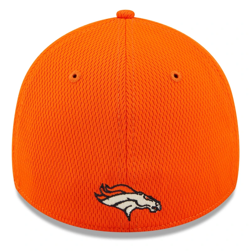 New Era Denver Broncos 2022 Sideline orange pour homme - Casquette 39THIRTY Coaches Flex