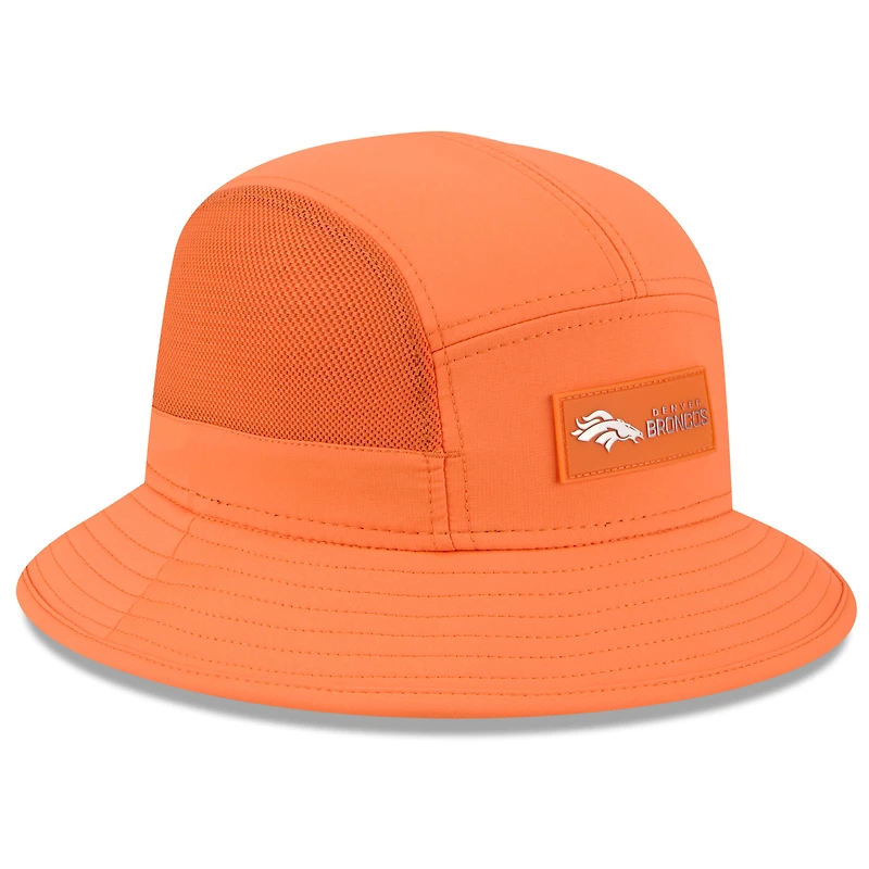 Bob orange New Era pour homme Denver Broncos 2025 Sideline