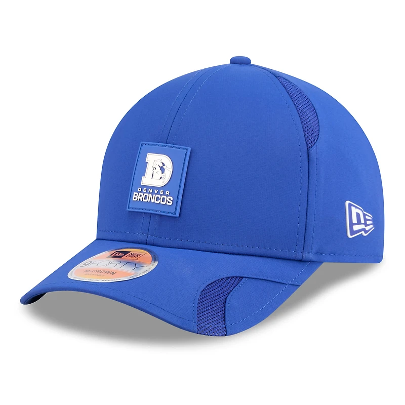 Casquette ajustable New Era Royal Denver Broncos 2025 Sideline Throwback M-Crown 9FORTY pour homme