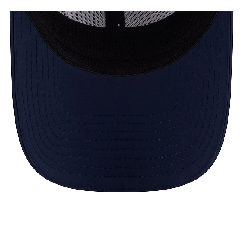 Casquette New Era 39THIRTY Flex blanche/bleu marine pour homme des Denver Broncos 2025 NFL Training Camp