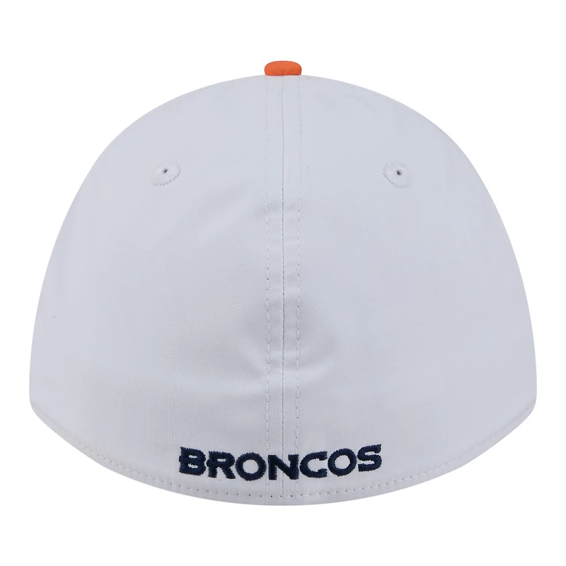 Casquette New Era pour homme, blanche et orange, avec écusson des Denver Broncos, modèle 39THIRTY, A monture couronne perforée.