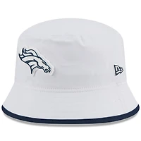 Bob New Era extensible blanche Denver Broncos 2025 NFL Training Camp pour homme