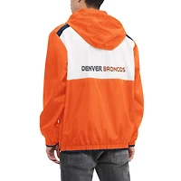 Haut à capuche demi-zip Tommy Hilfiger orange/blanc Denver Broncos Carter pour hommes