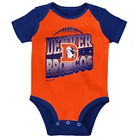 Nouveau-né et nourrisson Mitchell & Ness Orange/Royal Denver Broncos Throwback Big Score Ensemble body, bavoir chaussons