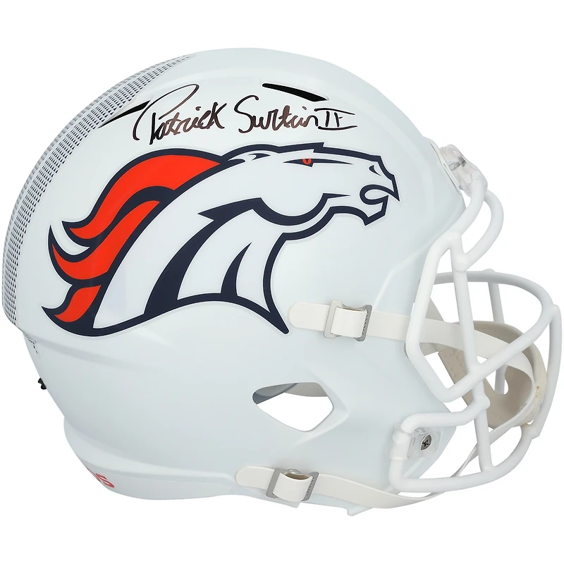 Casque réplique Riddell 2024 blanc alternatif Speed ​​autographié par Patrick Surtain II des Broncos de Denver