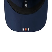 Casquette ajustable 9FORTY Sideline 2025 bleu marine New Era pour jeunes des Broncos de Denver