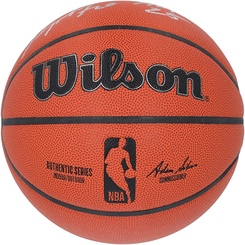 Ballon de basket-ball d'intérieur/extérieur Wilson Authentic Series autographié par Carmelo Anthony des Denver Nuggets avec inscription « HOF 25 »
