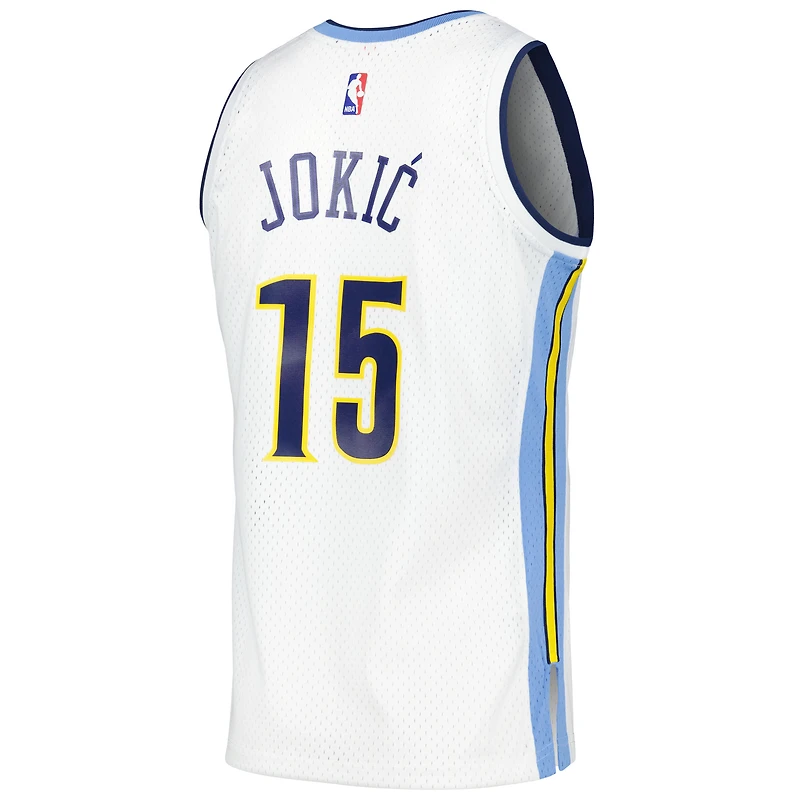 Maillot Swingman Mitchell & Ness Nikola Jokic Denver Nuggets 2016/17 blanc pour homme