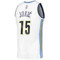 Maillot Swingman Mitchell & Ness Nikola Jokic Denver Nuggets 2016/17 blanc pour homme