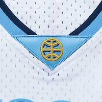 Maillot Swingman Mitchell & Ness Nikola Jokic Denver Nuggets 2016/17 blanc pour homme