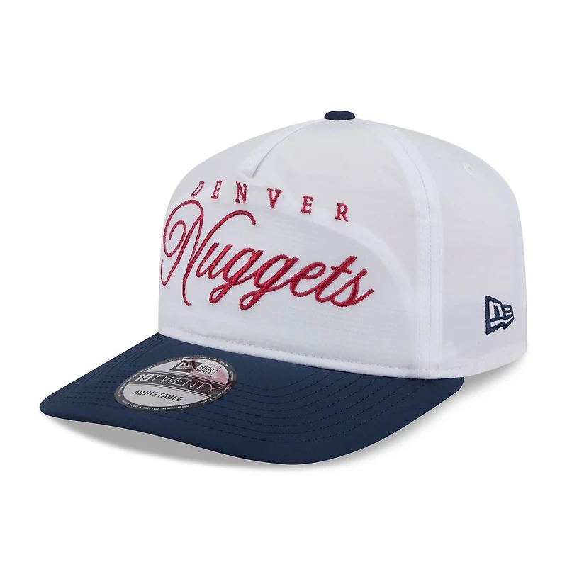 Casquette ajustable New Era 19TWENTY en nylon blanc/bleu marine pour homme, édition 2025 de la NBA Draft des Denver Nuggets.