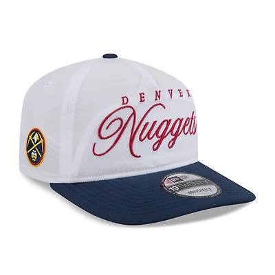 Casquette ajustable New Era 19TWENTY en nylon blanc/bleu marine pour homme, édition 2025 de la NBA Draft des Denver Nuggets.