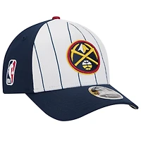 Casquette ajustable New Era blanche/bleu marine Denver Nuggets 2025 NBA Tip Off M-Crown A-Frame 9FORTY pour homme