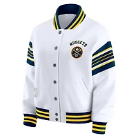 Sweat-shirt en polaire blanc à boutons-pression Denver Nuggets pour femme WEAR by Erin Andrews