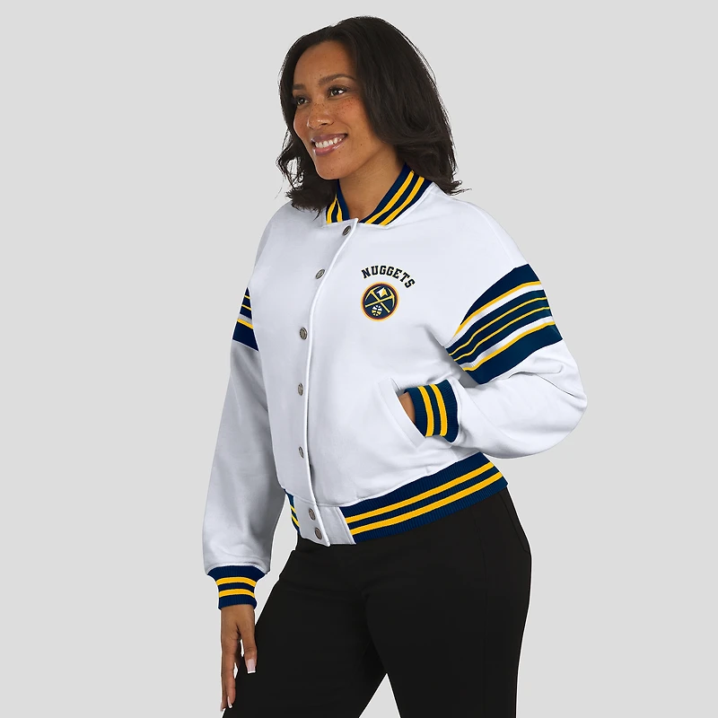 Sweat-shirt en polaire blanc à boutons-pression Denver Nuggets pour femme WEAR by Erin Andrews