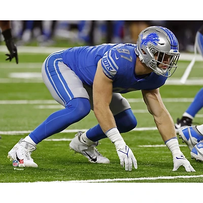 Photographie non signée d'Aidan Hutchinson des Lions de Détroit avant le snap