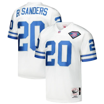 Maillot Mitchell & Ness Barry Sanders blanc des Detroit Lions 1994, authentique et rétro, porté par un joueur retraité.