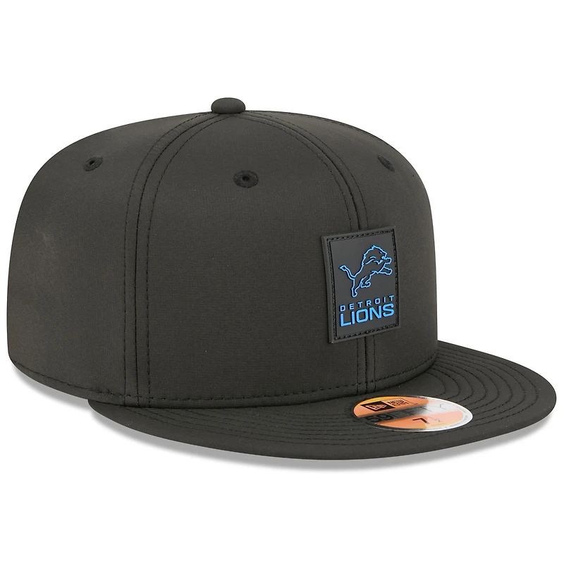 Casquette ajustée 59FIFTY noire Detroit Lions 2025 Sideline pour homme de New Era