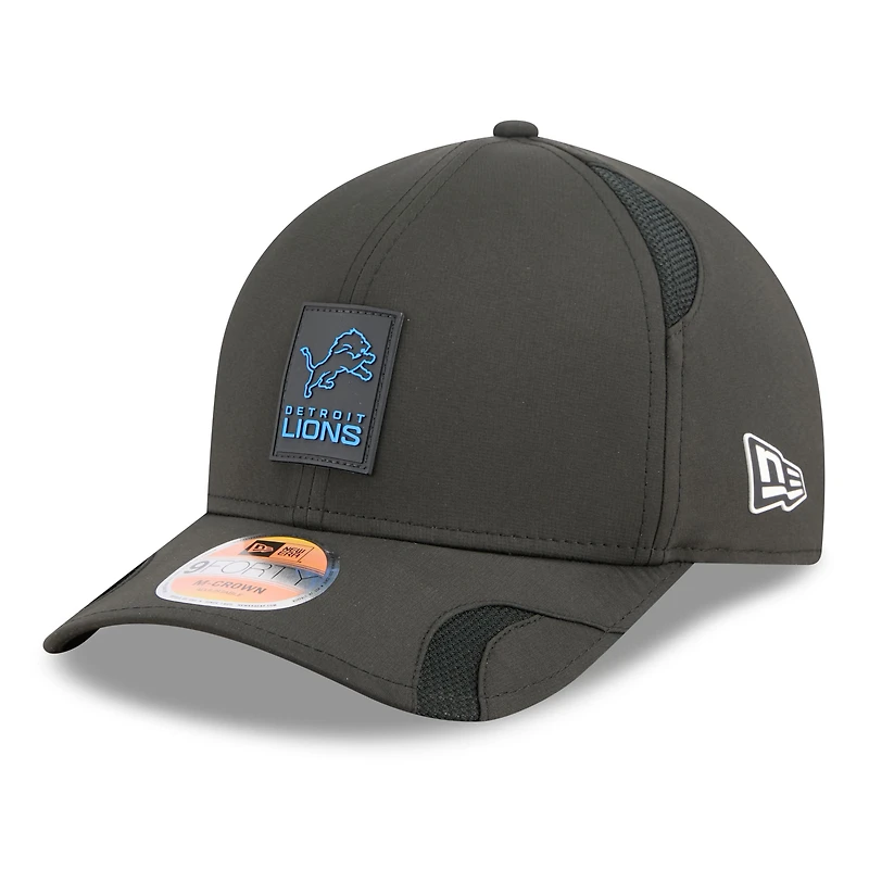 Casquette ajustable noire New Era Detroit Lions 2025 Sideline M-Crown 9FORTY pour homme