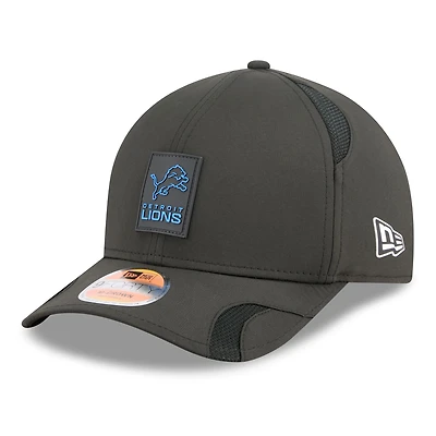 Casquette ajustable noire New Era Detroit Lions 2025 Sideline M-Crown 9FORTY pour homme