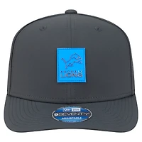 Casquette ajustable New Era Detroit Lions 2025 Sideline pour homme, couleur anthracite, modèle 9SEVENTY, idéale pour les temps froids.