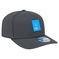 Casquette ajustable New Era Detroit Lions 2025 Sideline pour homme, couleur anthracite, modèle 9SEVENTY, idéale pour les temps froids.