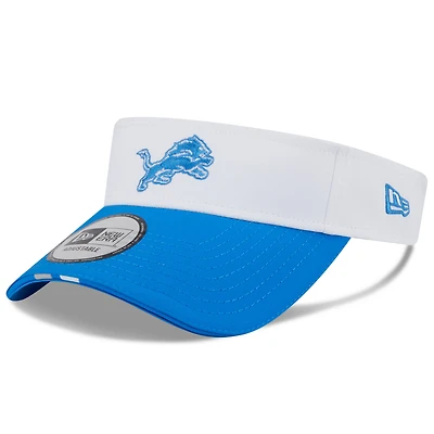 Visière ajustable New Era blanche/bleue pour homme, camp d'entraînement NFL 2025 des Lions de Detroit