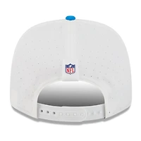 Casquette ajustable 9SEVENTY New Era blanche/bleue pour homme, logo rétro du camp d'entraînement NFL 2025 des Lions de Detroit