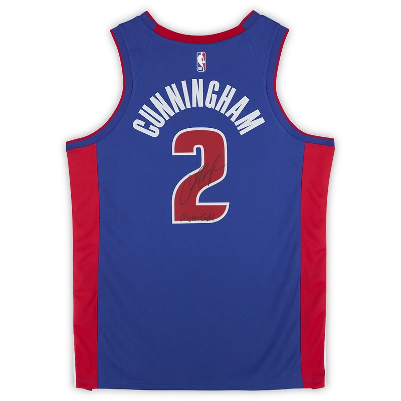 Maillot Swingman Nike Icon Edition bleu dédicacé par Cade Cunningham des Detroit Pistons avec inscription « Motorcade » - Signé à l'encre noire