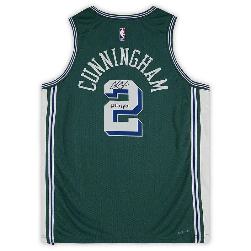 Maillot Swingman Nike City Edition 2022/23 vert autographié par Cade Cunningham des Detroit Pistons avec inscription « 2021 #1 Pick »