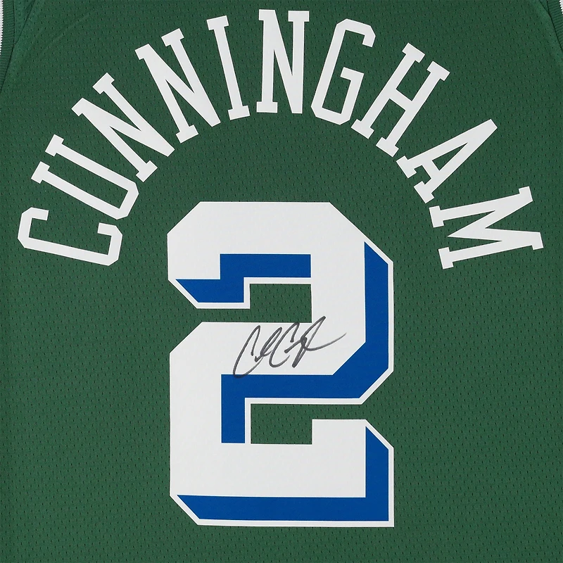 Maillot Swingman Nike City Edition 2022-2023 vert dédicacé par Cade Cunningham des Detroit Pistons