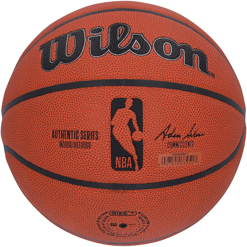 Ballon de basket-ball d'intérieur/extérieur Wilson Authentic Series autographié par Chauncey Billups des Detroit Pistons avec inscription « 04 Finals MVP »