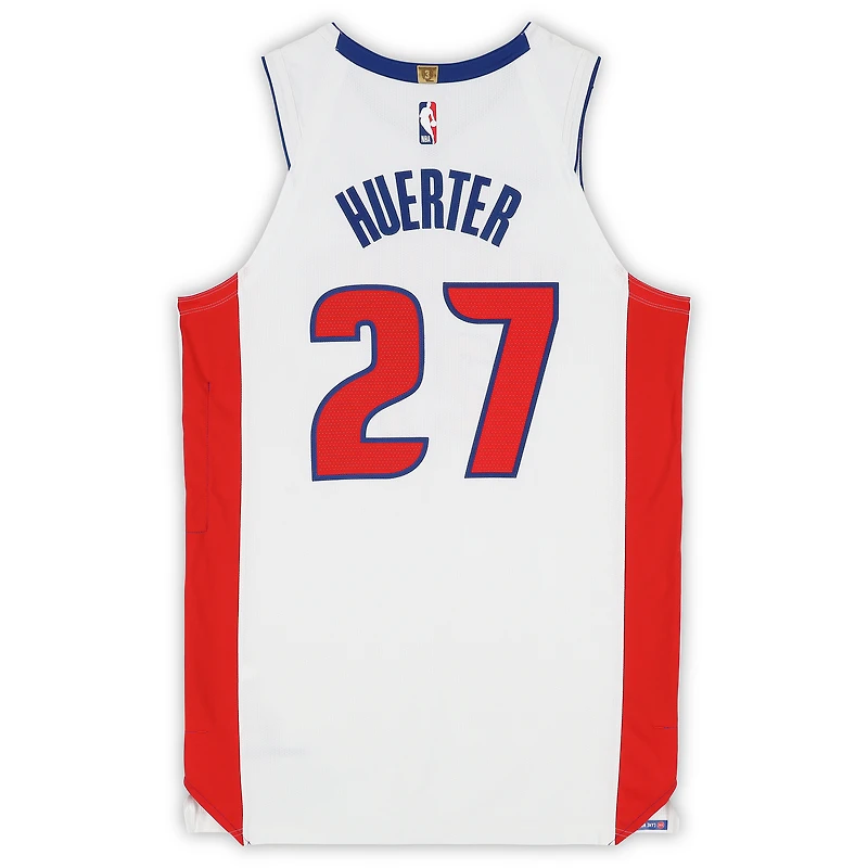 Maillot blanc Nike porté par Kevin Huerter (Detroit Pistons) n° 27 contre les Indiana Pacers le 12 avril 2026 - Taille 50+4