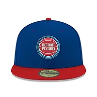 Casquette ajustée 59FIFTY 2Tone de l'équipe officielle des Detroit Pistons New Era pour homme, bleu