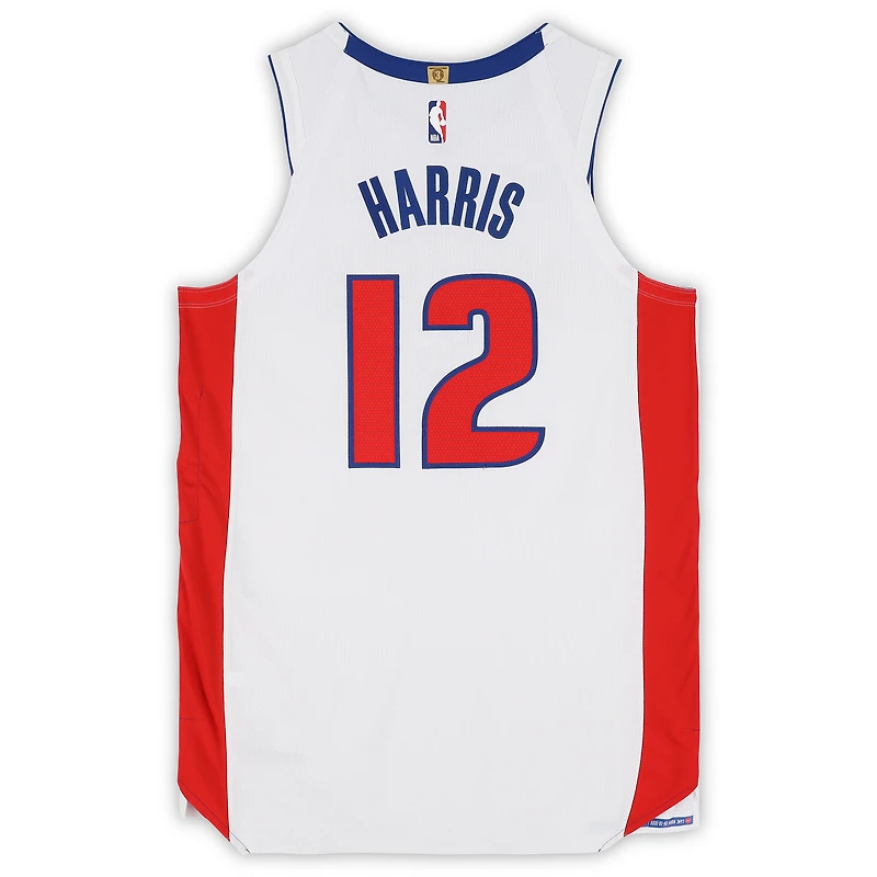 Maillot blanc Nike n° 12 porté par Tobias Harris (Détroit Pistons) lors des matchs contre les Milwaukee Bucks le 8 avril et contre les Indiana Pacers le 12 avril 2026 - Taille 50+4