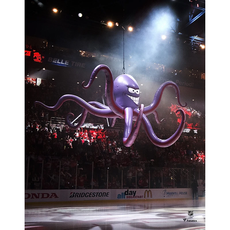 Photographie d'avant-match non signée d'Al The Octopus des Red Wings de Détroit
