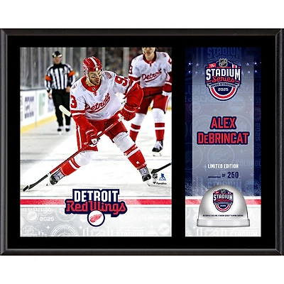 Plaque sublimée de la série Stadium Series 2025 de la LNH des Red Wings de Detroit de 12 po x 15 po d'Alex DeBrincat avec glace utilisée lors du match - Édition limitée à 250 exemplaires