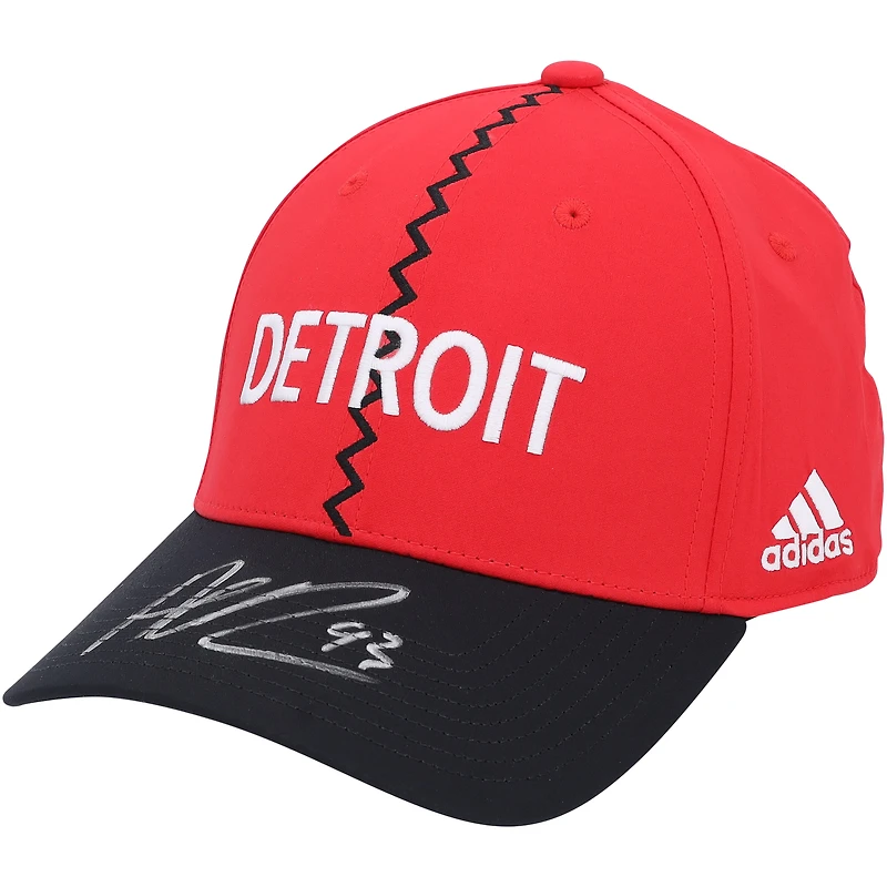 Casquette rétro inversée autographiée Alex DeBrincat des Red Wings de Detroit 2022-23