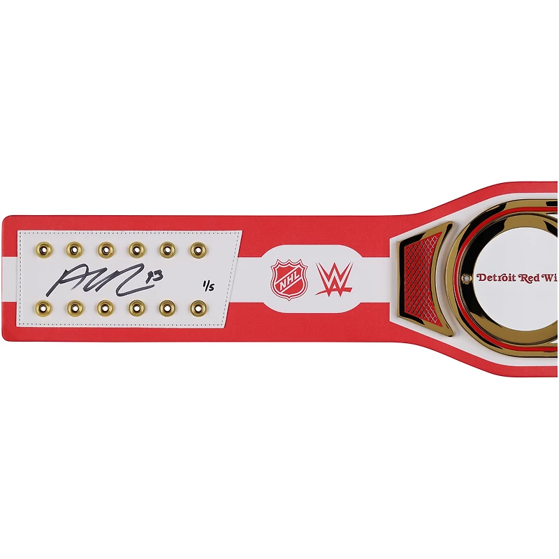 Ceinture de titre WWE Legacy autographiée par Alex DeBrincat Detroit Red Wings avec inscription « Lets Go Red Wings » - Édition limitée n°1/5