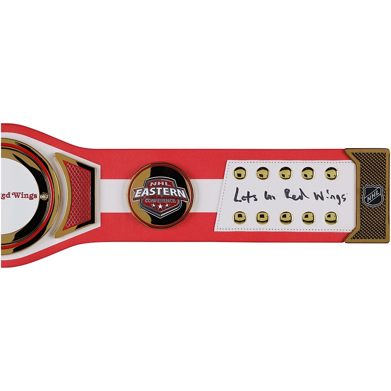 Ceinture de titre WWE Legacy autographiée par Alex DeBrincat Detroit Red Wings avec inscription « Lets Go Red Wings » - Édition limitée n°1/5