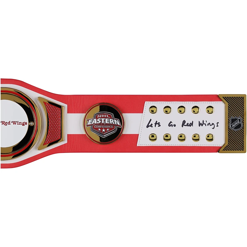 Ceinture de titre WWE Legacy autographiée par Alex DeBrincat des Detroit Red Wings avec inscription « Lets Go Red Wings » - Édition limitée à 5 exemplaires