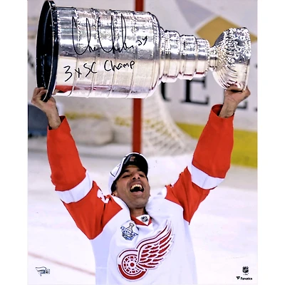 Chris Chelios Detroit Red Wings Photographie autographiée de 16" x 20" Raising Cup avec inscription "3x SC Champ"